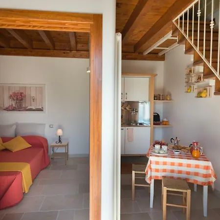 Oda ve Kahvaltı Grandi Trulli 4*