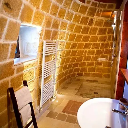 Grandi Trulli Bed and Breakfast Αλμπερομπέλο